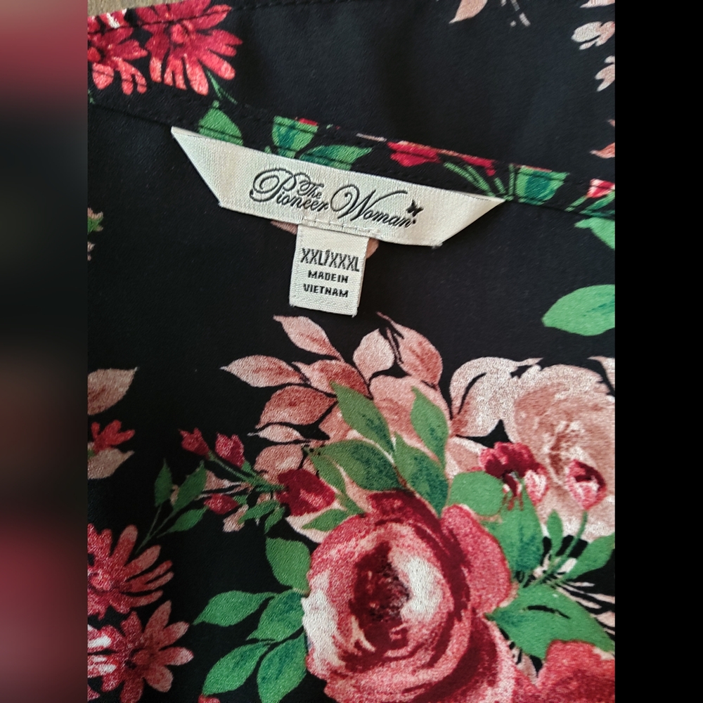 The Pioneer Woman Black and Red Floral Open-Front Kimono - Picture 9 of 10